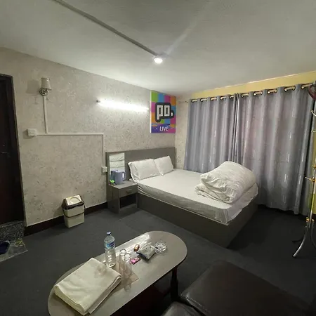 Poppo Hotel, Restaurant And Bar